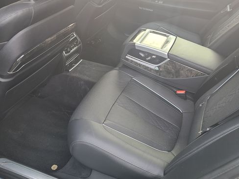 Used 2017 BMW ALPINA B7 xDrive image 12