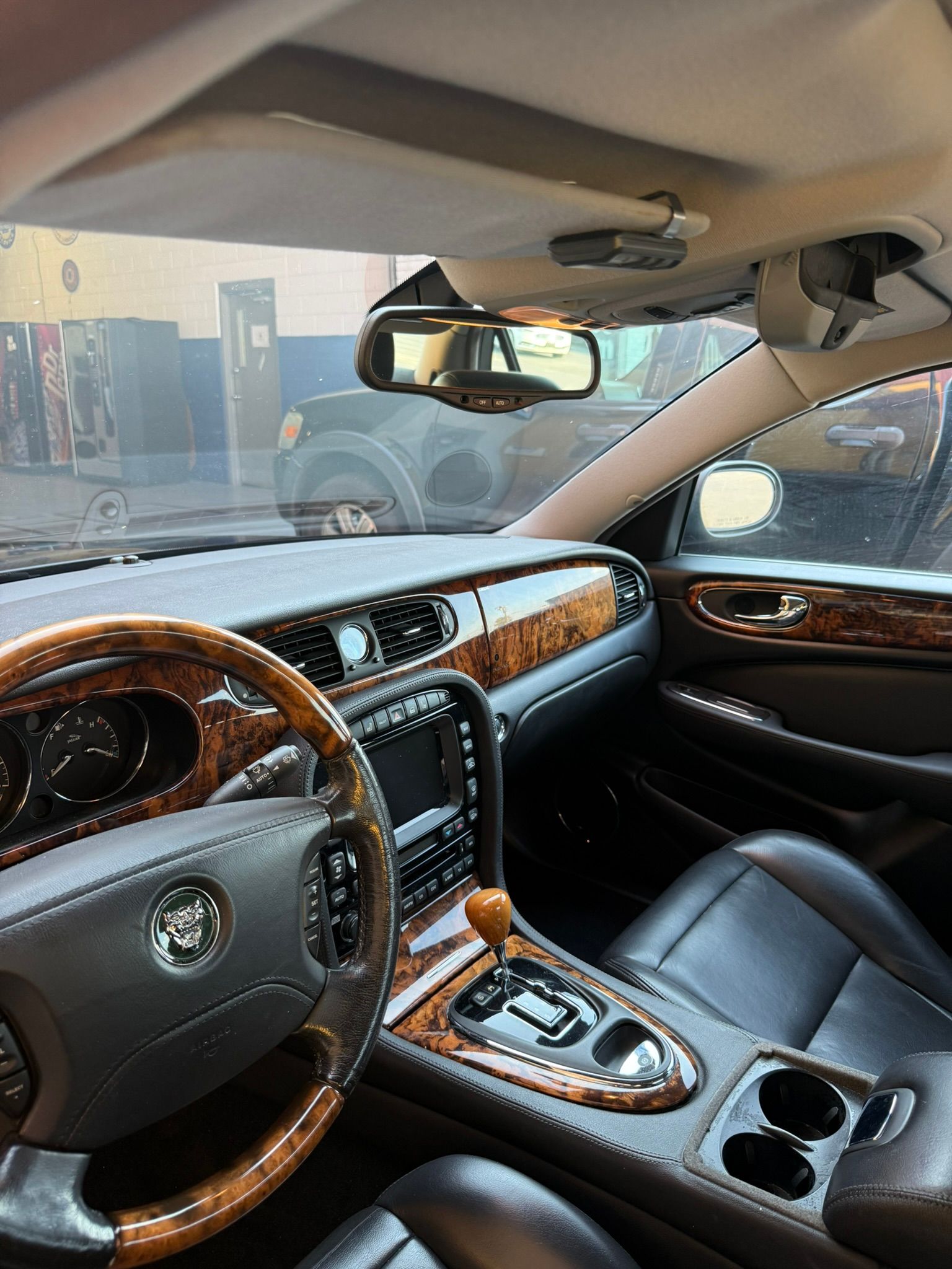 Used 2004 Jaguar XJ8 RWD image 27