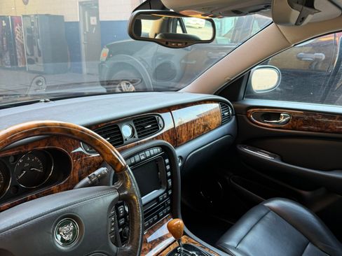 Used 2004 Jaguar XJ8 RWD image 27