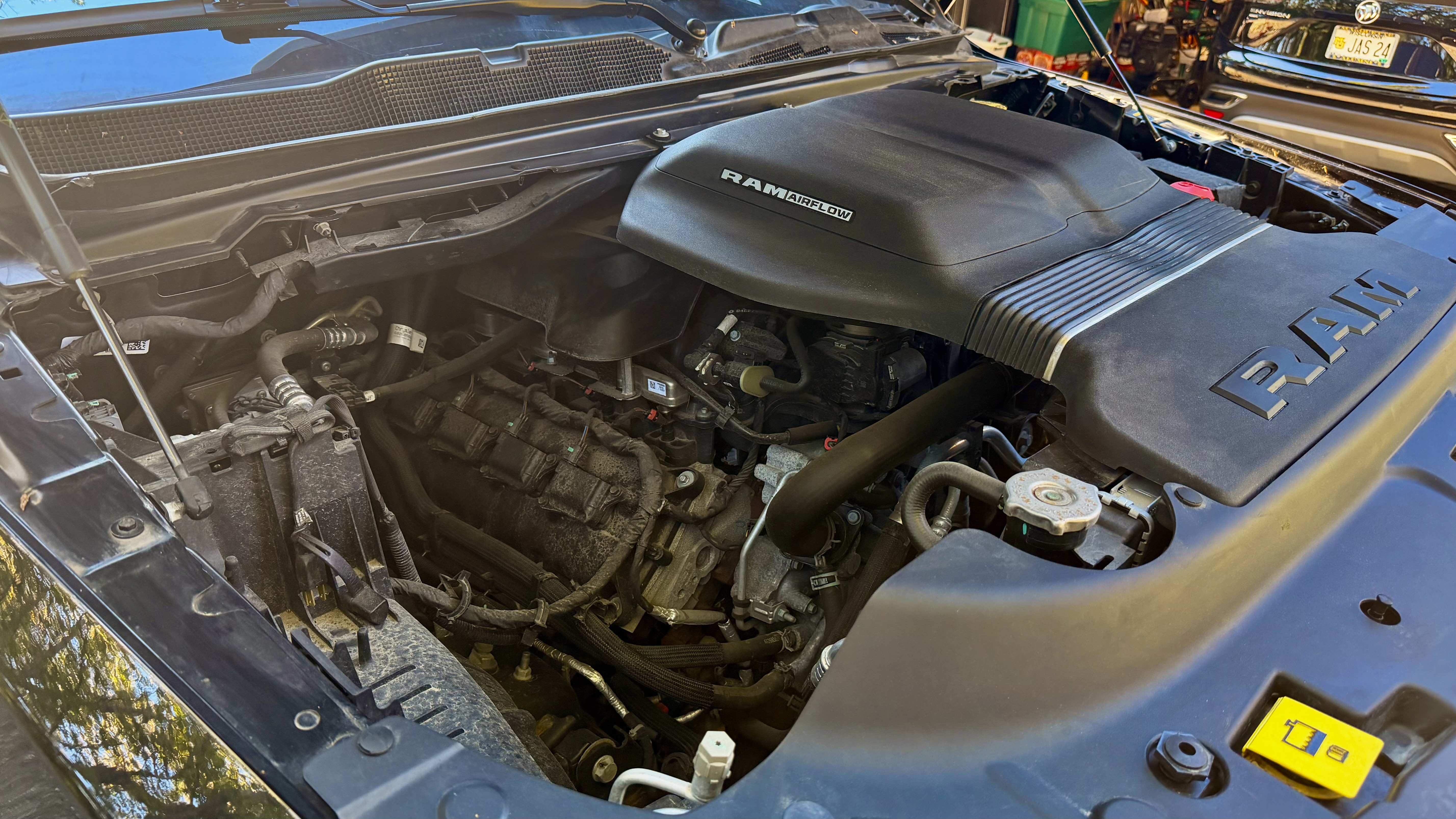 Used 2023 RAM 1500 Laramie AWD/4WD image 10