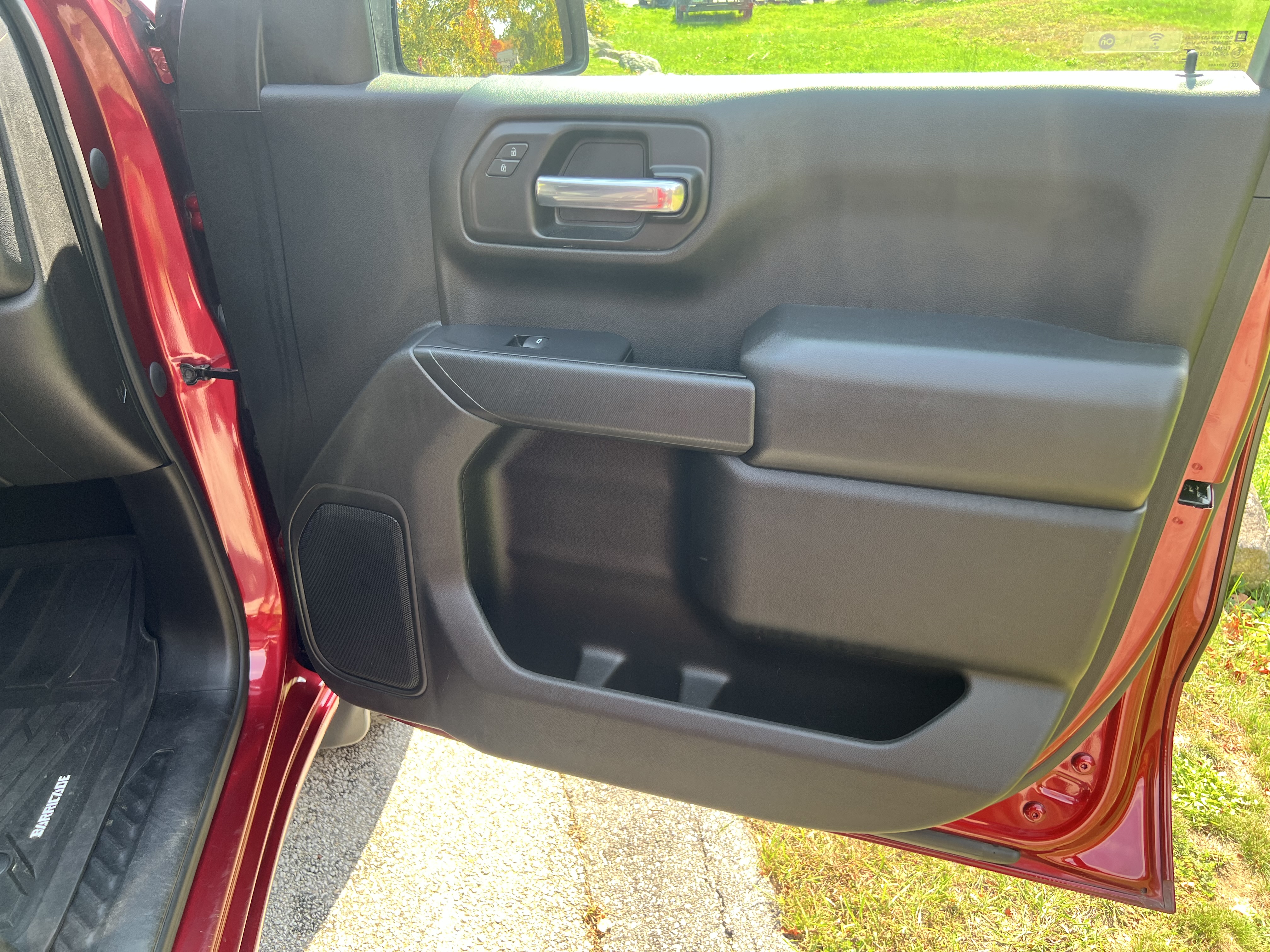 Used 2020 Chevrolet Silverado 1500 Custom Trail Boss w/ Custom Convenience Package AWD/4WD image 23