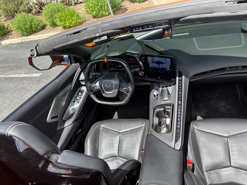 Used 2022 Chevrolet Corvette Stingray Premium Conv w/ Z51 Performance Package image 29