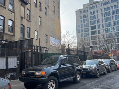 Used 1996 Toyota Land Cruiser Sport Utility 4D image 1