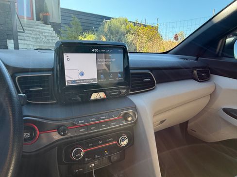 Used 2019 Hyundai Veloster Turbo Ultimate FWD image 10