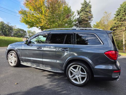 Used 2013 Mercedes-Benz GL 550 4MATIC image 4