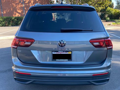 Used 2023 Volkswagen Tiguan SE image 5