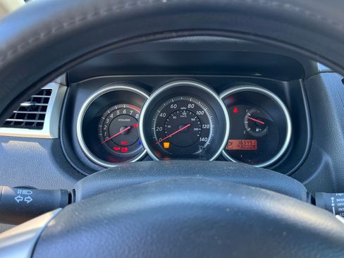 Used 2011 Nissan Versa 1.8 S image 17