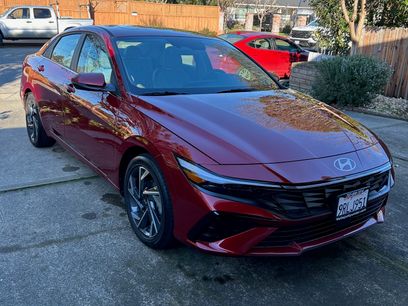 Used 2025 Hyundai Elantra Limited