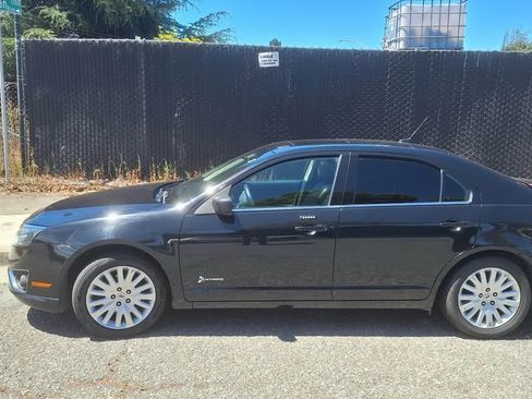 Used 2010 Ford Fusion Hybrid image 1