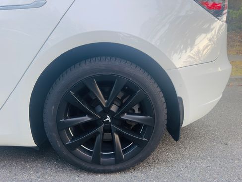 Used 2019 Tesla Model 3 Standard Range Plus RWD image 13