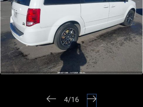 Used 2018 Dodge Grand Caravan SE image 4
