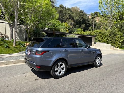 Used 2020 Land Rover Range Rover Sport HSE image 9