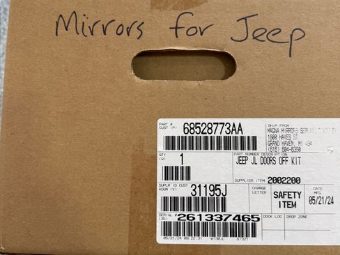 Used 2024 Jeep Wrangler Unlimited Sahara w/ Technology Group image 32