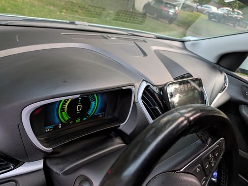 Used 2018 Chevrolet Volt LT w/ Comfort Package image 11