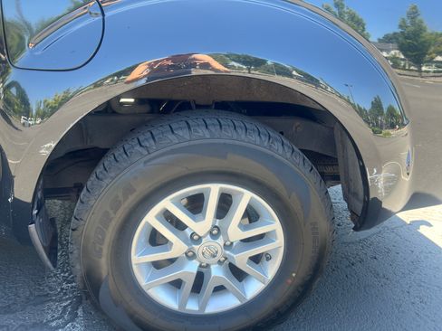 Used 2019 Nissan Frontier SV RWD image 9