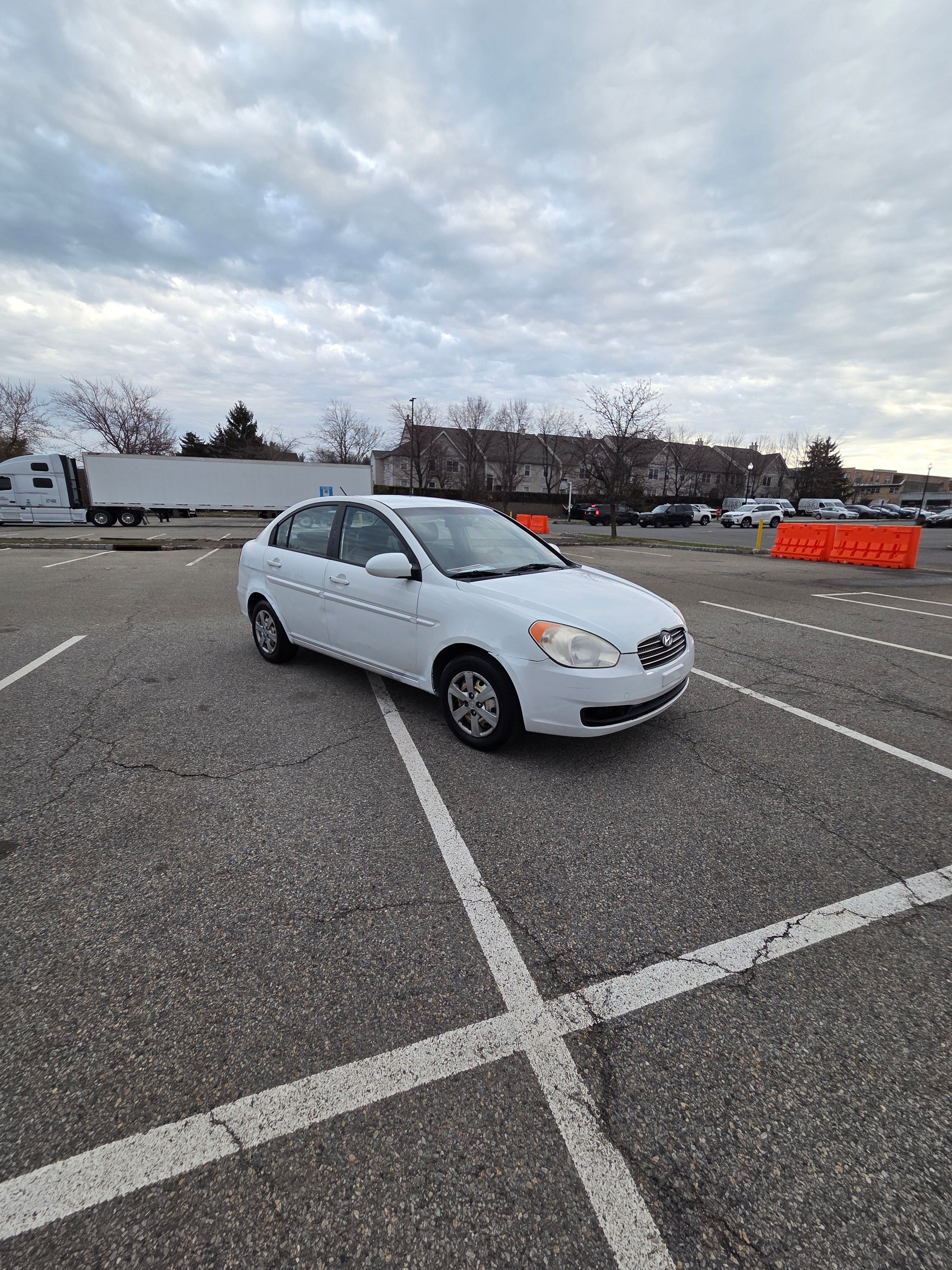 Used 2009 Hyundai Accent GLS FWD image 5