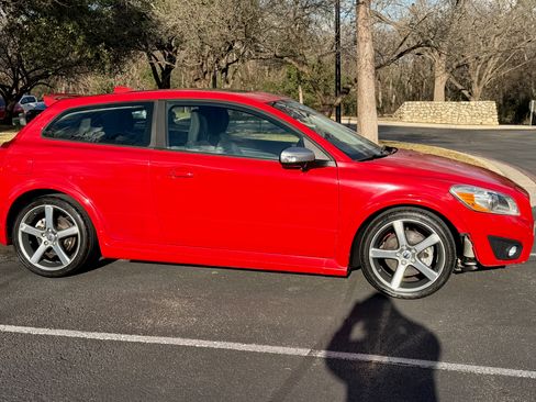 Used 2013 Volvo C30 T5 R-Design image 2