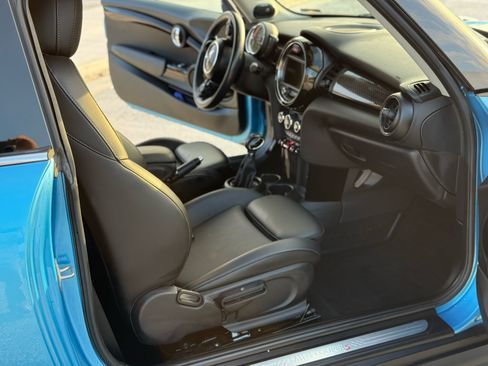 Used 2018 MINI Cooper S image 9