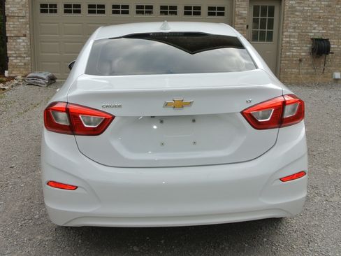 Used 2019 Chevrolet Cruze LT image 6