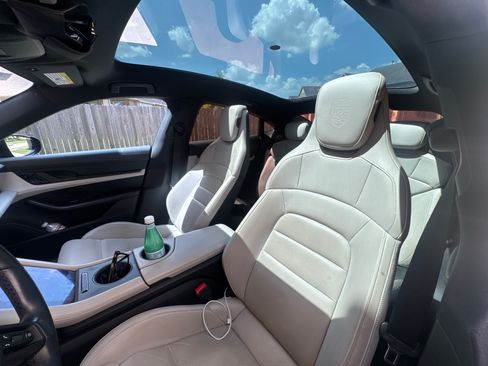Used 2021 Porsche Taycan RWD image 10