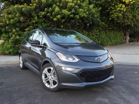 Used 2018 Chevrolet Bolt LT FWD image 2