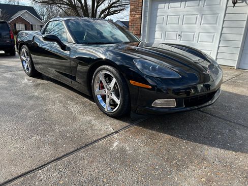 Used 2007 Chevrolet Corvette Coupe w/ Preferred Equipment Group image 1