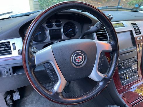 Used 2008 Cadillac Escalade 2WD image 15