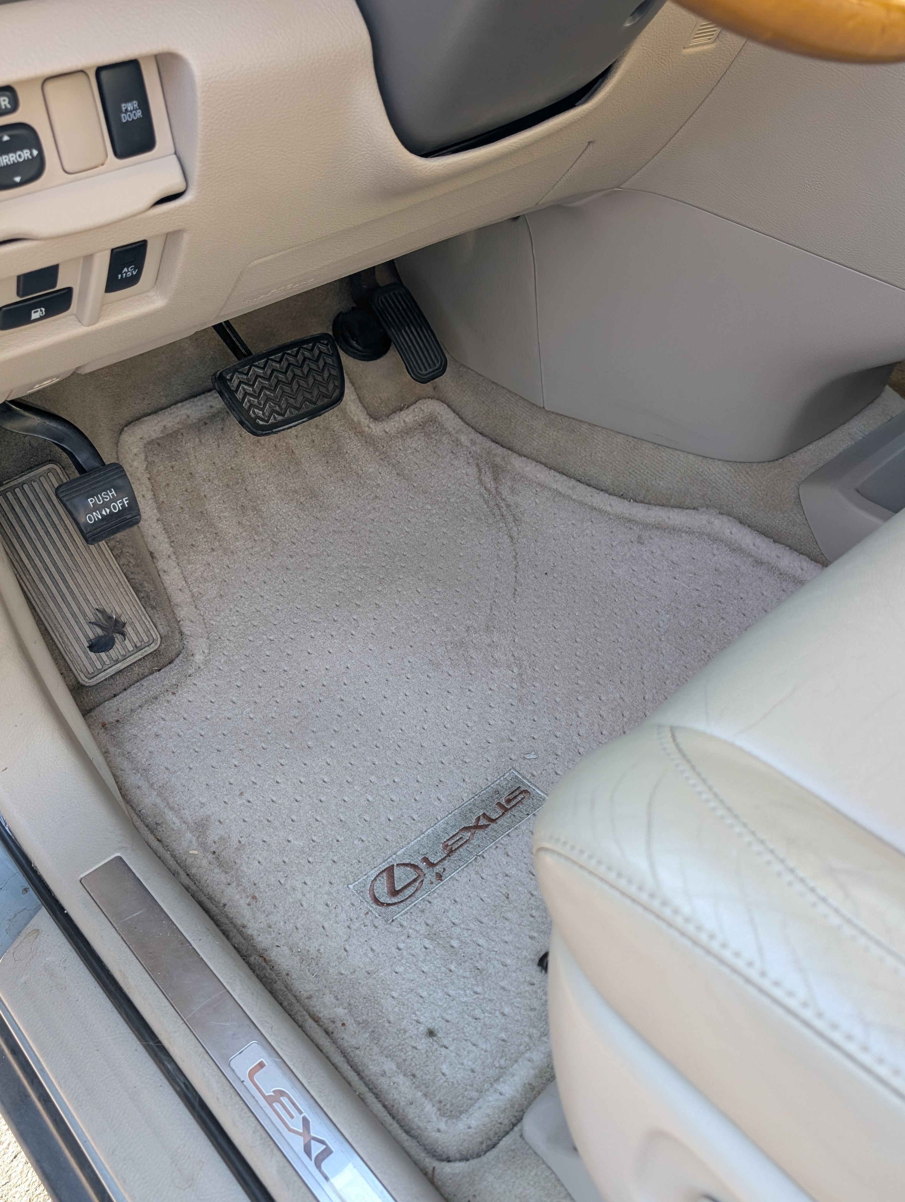 Used 2004 Lexus RX 330 FWD image 6