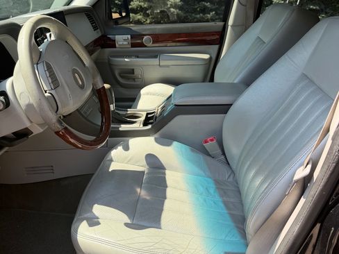 Used 2005 Lincoln Aviator AWD image 9