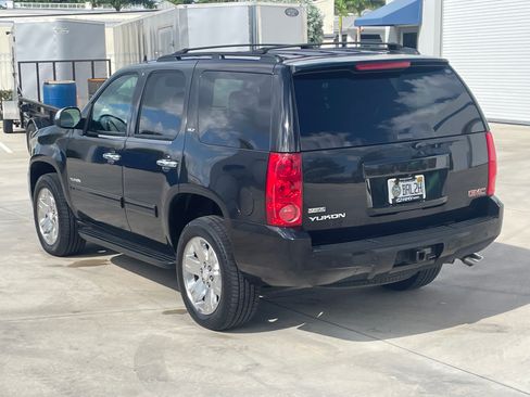 Used 2012 GMC Yukon SLT w/ SLT Chrome Package image 10