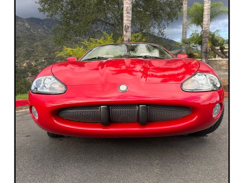 Used 2002 Jaguar XK8 Convertible image 11