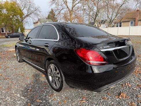 Used 2019 Mercedes-Benz C 300 4MATIC Sedan image 4