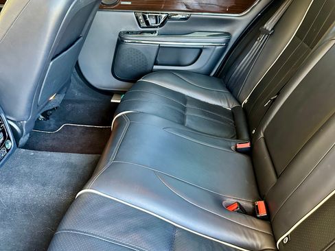 Used 2014 Jaguar XJ L Portfolio image 18