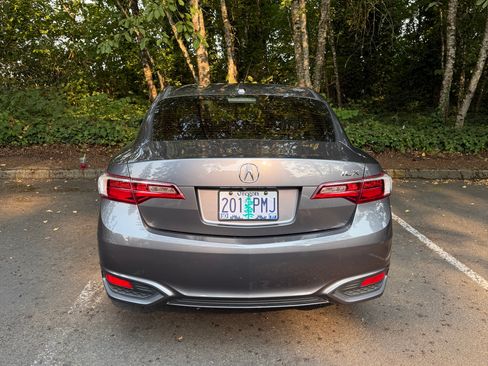 Used 2018 Acura ILX FWD image 4