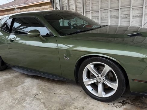 Used 2018 Dodge Challenger R/T image 6