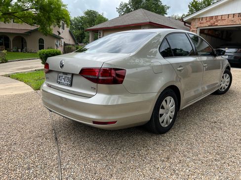 Used 2016 Volkswagen Jetta S image 11