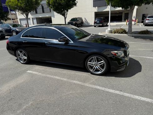Used 2018 Mercedes-Benz E 300 image 13