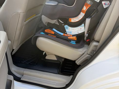 Used 2016 Lincoln Navigator Select image 25