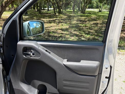Used 2017 Nissan Frontier PRO-4X AWD/4WD image 14