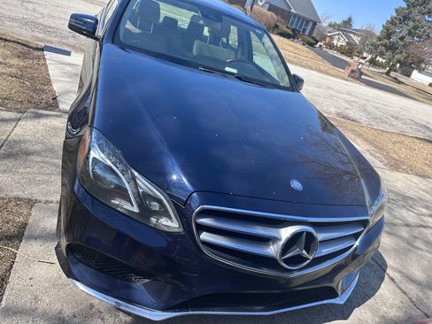 Used 2014 Mercedes-Benz E 350 4MATIC Sedan image 2