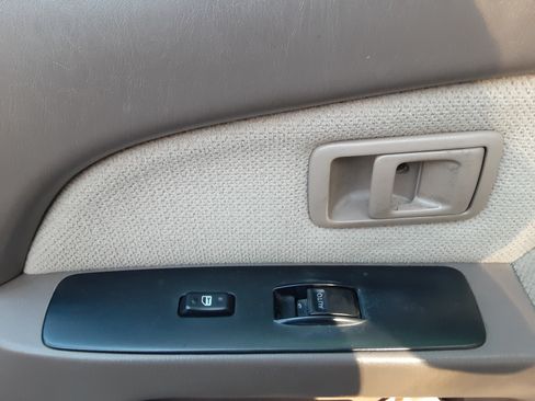 Used 2000 Toyota 4Runner SR5 image 13