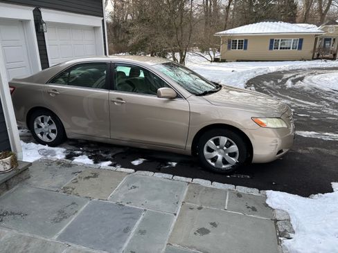 Used 2009 Toyota Camry LE image 10