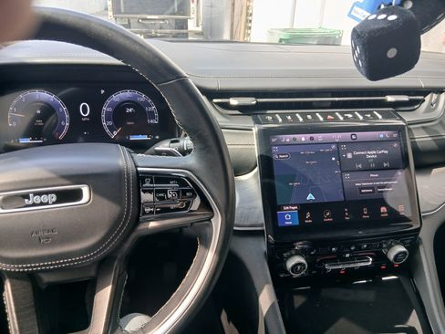 Used 2021 Jeep Grand Cherokee L Overland image 14