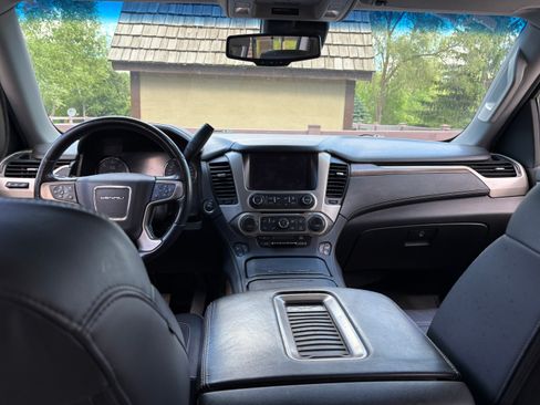 Used 2019 GMC Yukon XL Denali AWD/4WD image 12