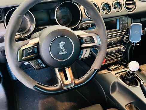 Used 2016 Ford Mustang Shelby GT350 w/ Track Package image 12