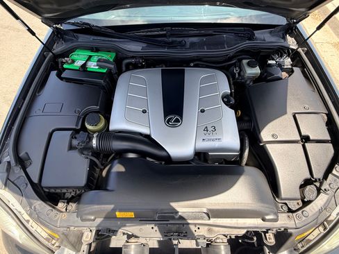 Used 2005 Lexus LS 430 RWD image 23