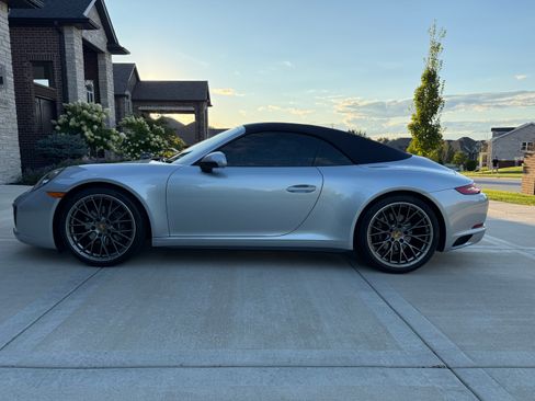 Used 2017 Porsche 911 Carrera 4 image 5