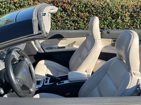 Used 2013 Volvo C70 T5 image 16