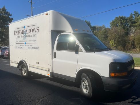 Used 2013 Chevrolet Express 3500 image 1