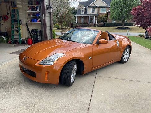 Used 2005 Nissan 350Z Touring image 12